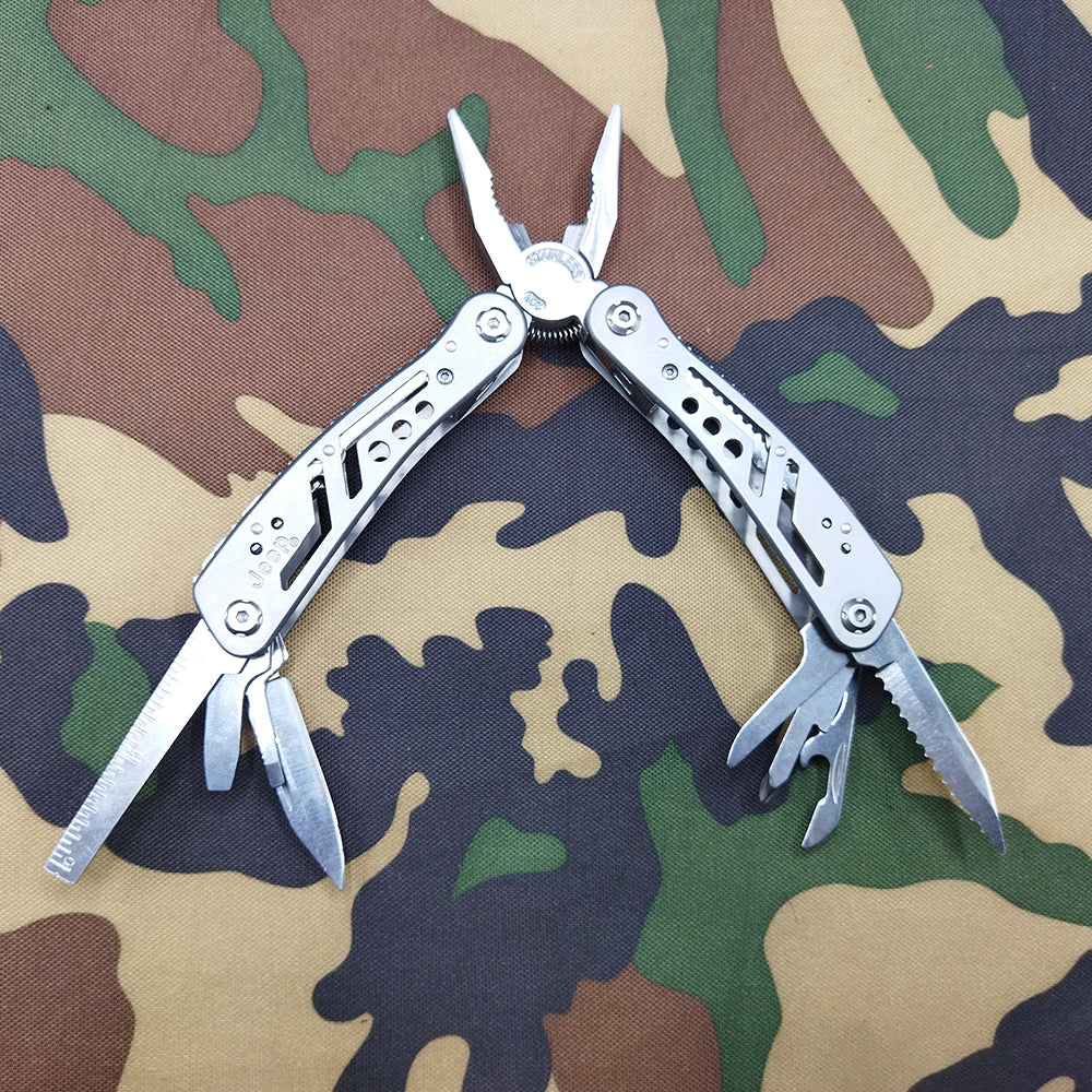 JEEP 24 in 1 Multi-Tool Pliers