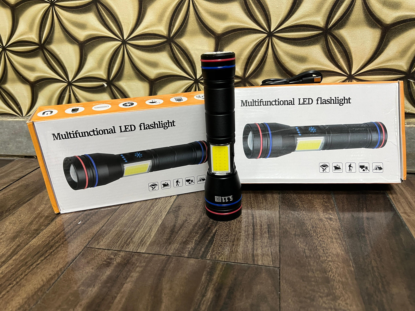 Multifunctional LED FlashLight